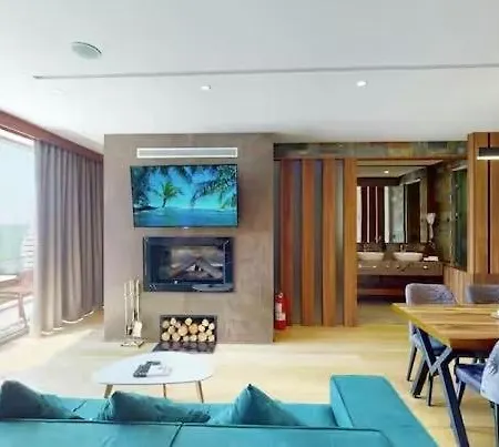 Bliss Jacuzzi Free Pool Access Apartment