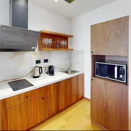 Apartment Bliss Jacuzzi Free Pool Access *